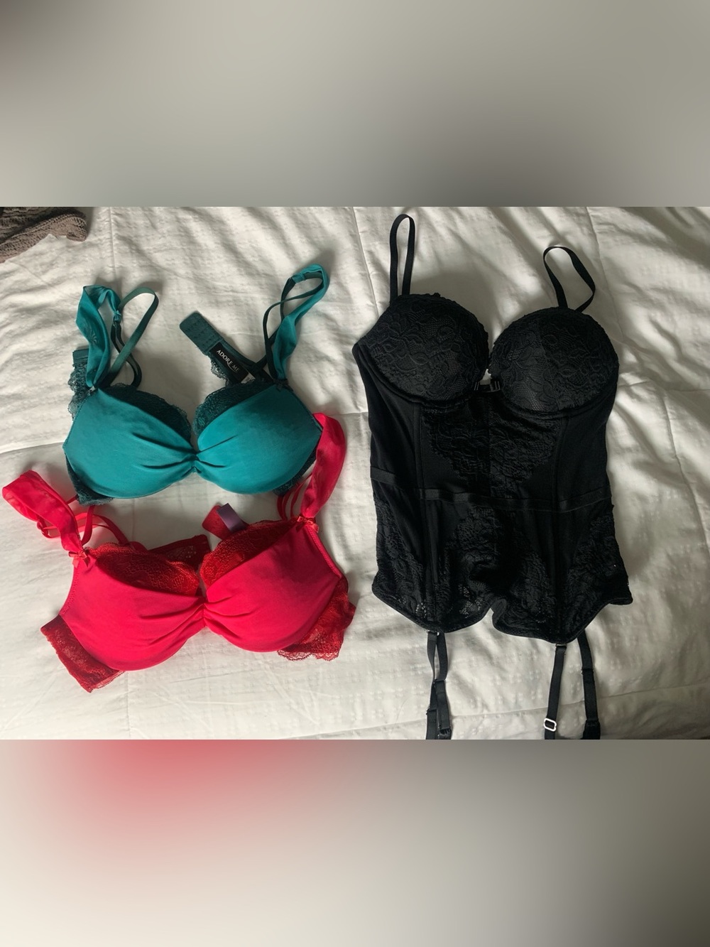 LN Bundle Adore Me Red Green Lace Bras 36B & Fredericks Hollywood Black Corset M